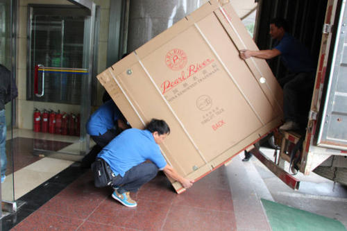 东凤镇钢琴贵重工艺品无忧运